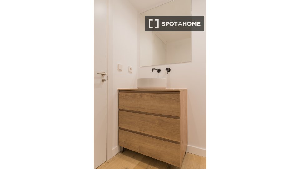 Double room Madrid, 6 beds — photo 19
