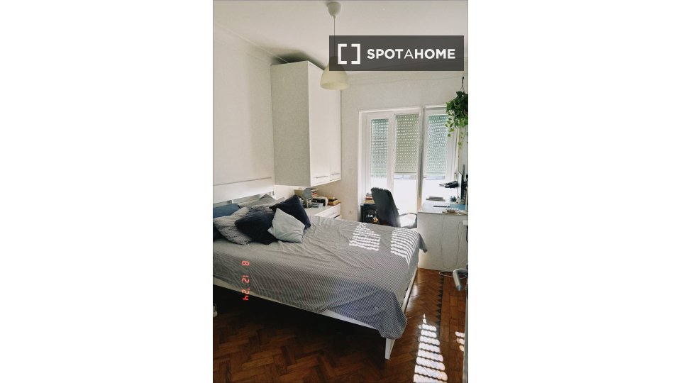 Double room Lisbon, 2 beds — photo 3