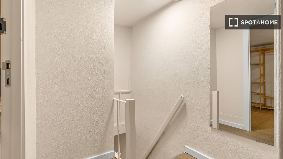 Apartment Lisbon, 1 bed — photo 17