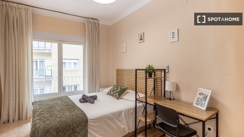 Double room Granada, 6 beds — photo 1