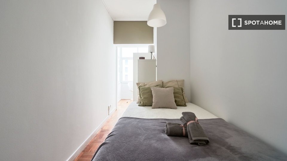 Double room Lisbon, 10 beds — photo 34
