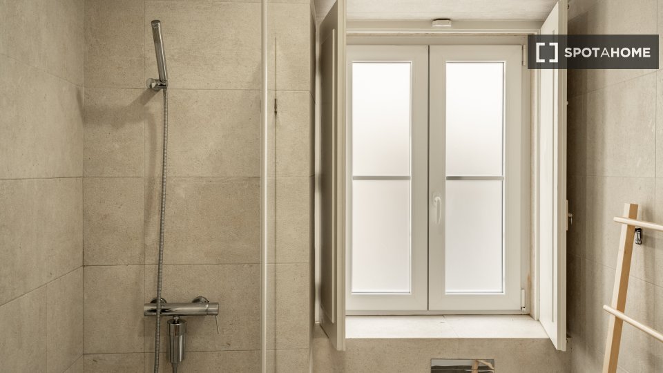 Apartment mono Lisbon, 52m² — photo 11