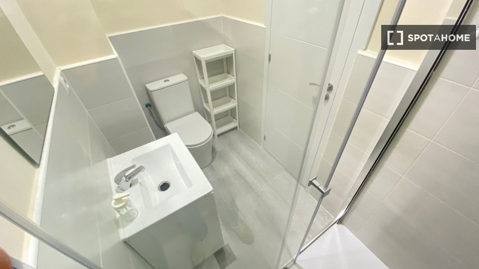 Chambre double Madrid, 3 chambres — photo 17
