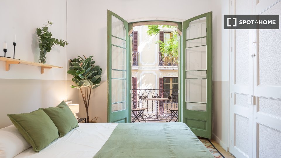 Double room Barcelona, 4 beds, 90m² — photo 5
