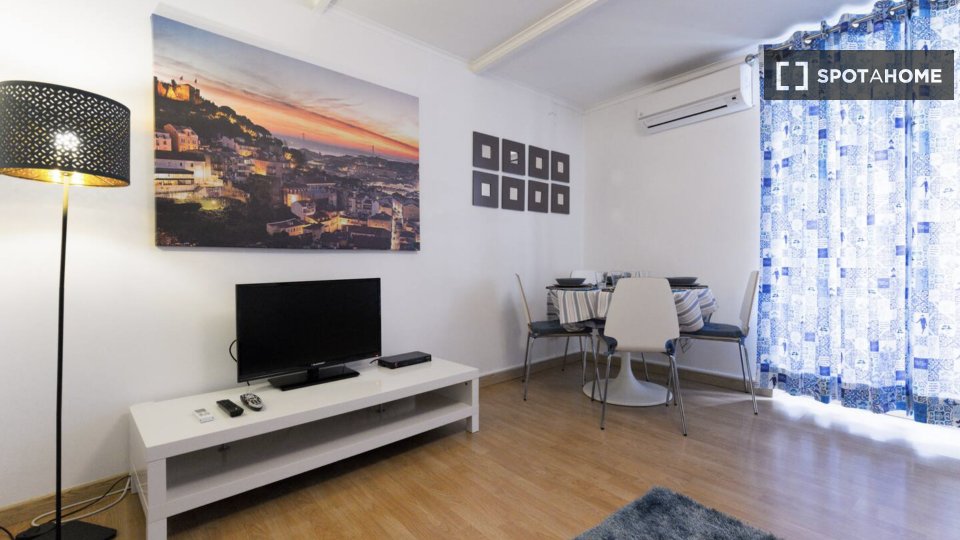 Apartment Lisbon, 2 beds — photo 14