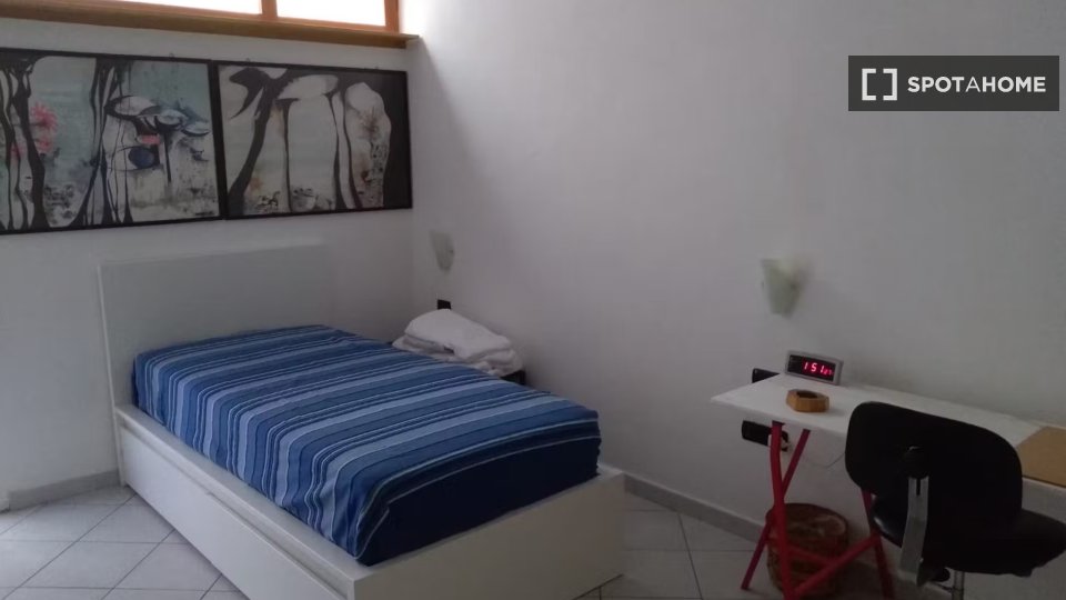 Double room Naples, 3 beds — photo 10