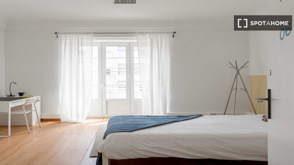 Double room Lisbon, 13 beds, 370m² — photo 2