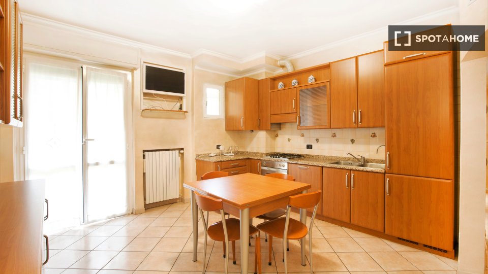 Double room Milan, 3 beds, 66m² — photo 15