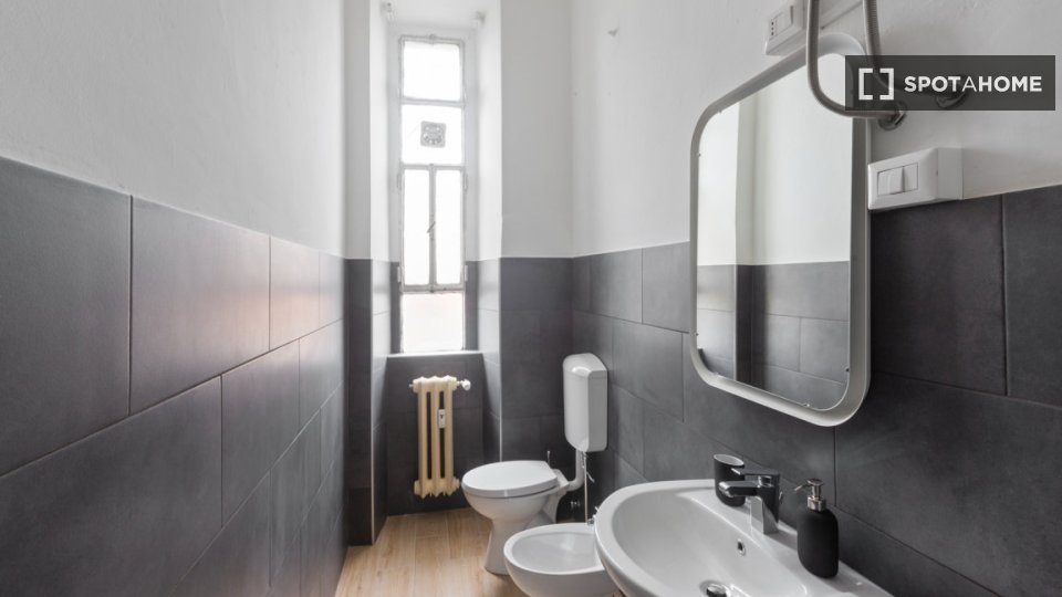 Double room Milan, 2 beds, 85m² — photo 3