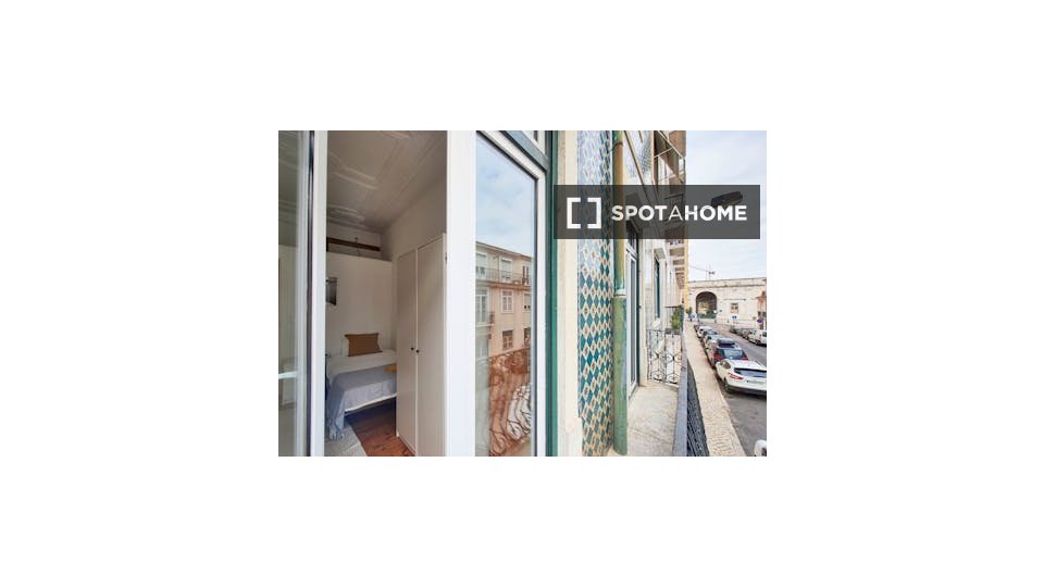 Double room Lisbon, 9 beds — photo 18