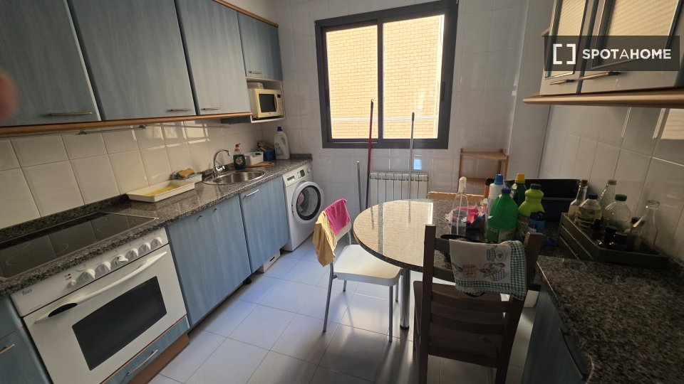 Double room Zaragoza, 4 beds, 90m² — photo 13