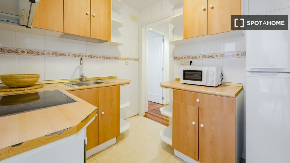 Double room Madrid, 6 beds, 117m² — photo 18