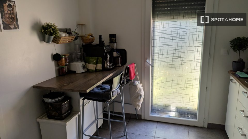 Apartment Lyon, 1 bed, 75m² — photo 2