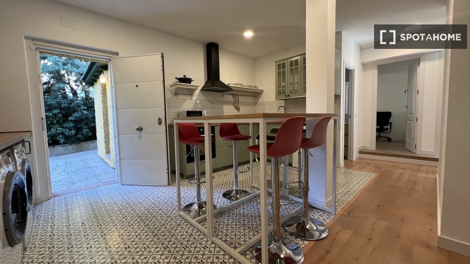 Double room Madrid, 8 beds — photo 10