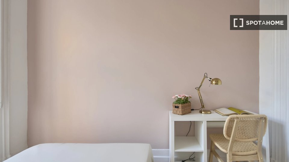 Double room Lisbon, 9 beds — photo 11