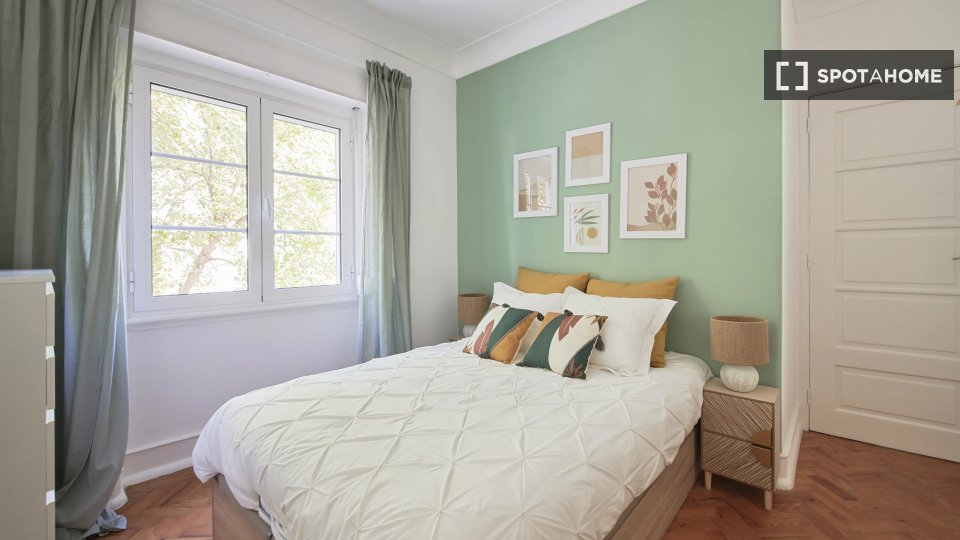 Double room Lisbon, 6 beds — photo 10