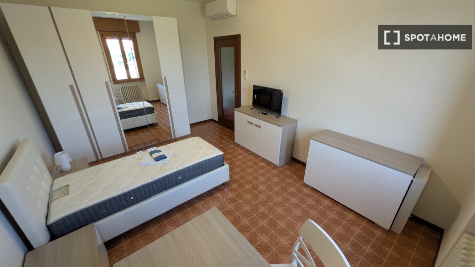 Double room Milan, 2 beds, 70m² — photo 7