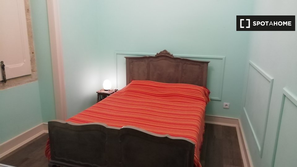 Apartment Lisbon, 3 beds, 160m² — photo 17