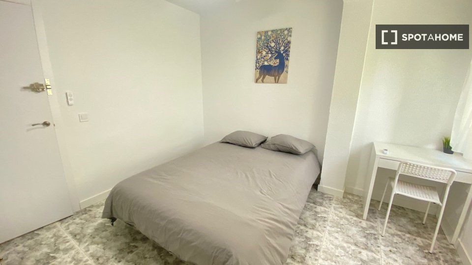 Double room Madrid, 5 beds — photo 11