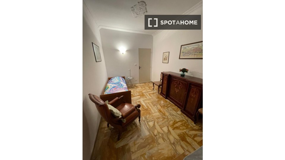 Double room Turin, 1 bed, 120m² — photo 1