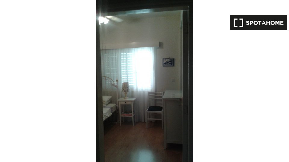Double room Nicosia, 3 beds — photo 8