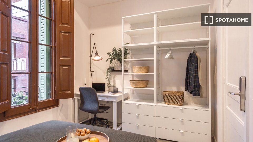 Double room Barcelona, 16 beds, 380m² — photo 9