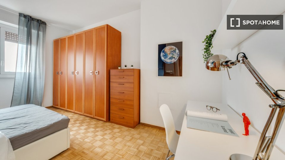 Double room Milan, 3 beds, 105m² — photo 10