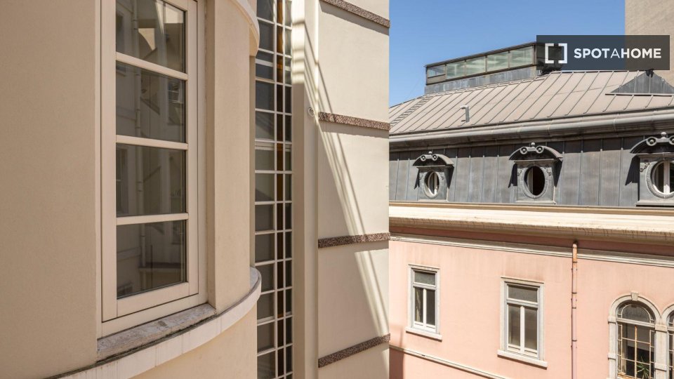 Apartment Lisbon, 1 bed, 70m² — photo 2
