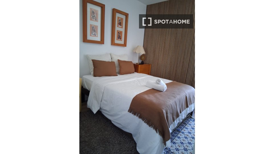 Double room Lisbon, 5 beds — photo 10