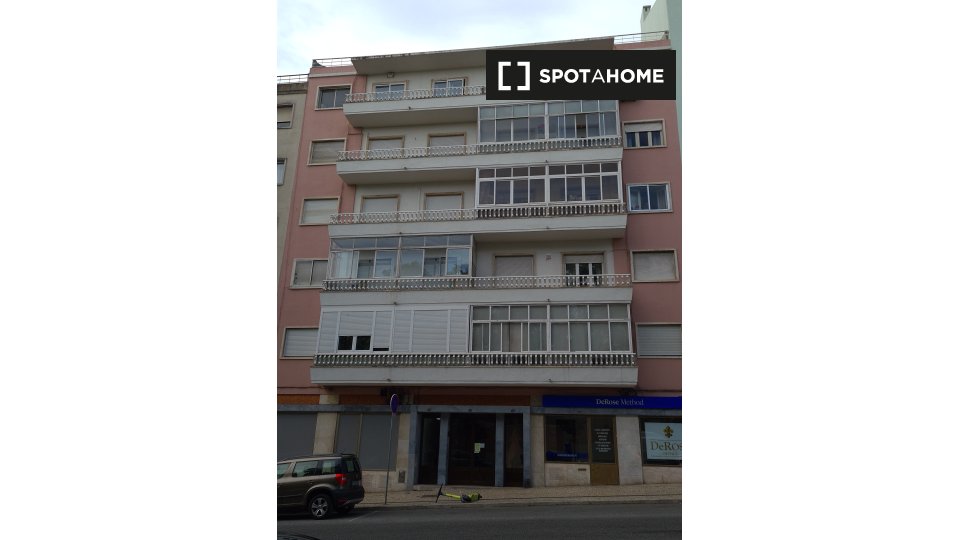 Apartment Lisbon, 2 beds, 80m² — photo 17