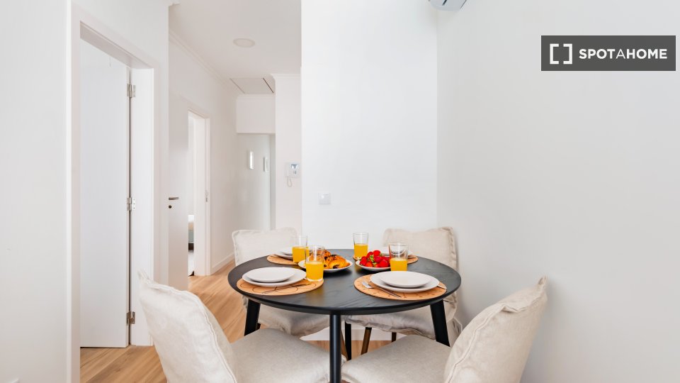 Apartment Lisbon, 2 beds — photo 14