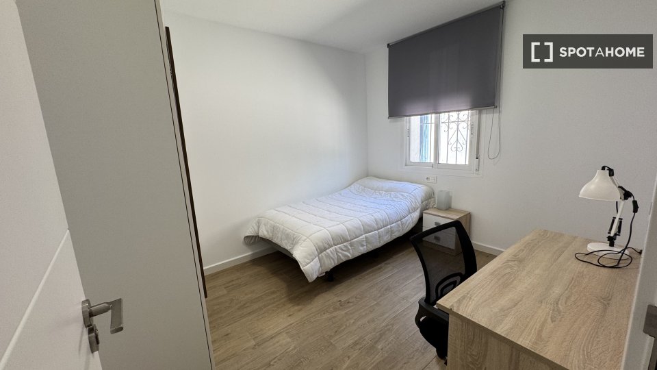 Double room Murcia, 3 beds, 100m² — photo 5