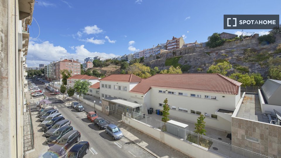 Double room Lisbon, 4 beds — photo 15