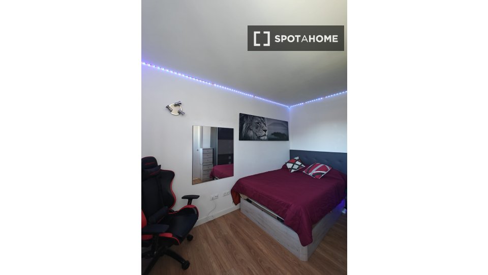 Double room Barcelona, 2 beds, 65m² — photo 11