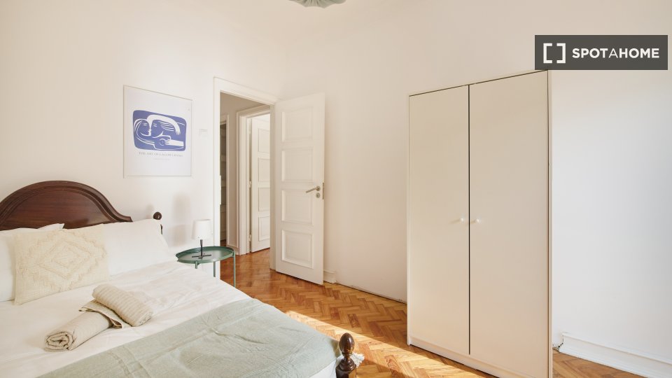 Double room Lisbon, 6 beds — photo 13
