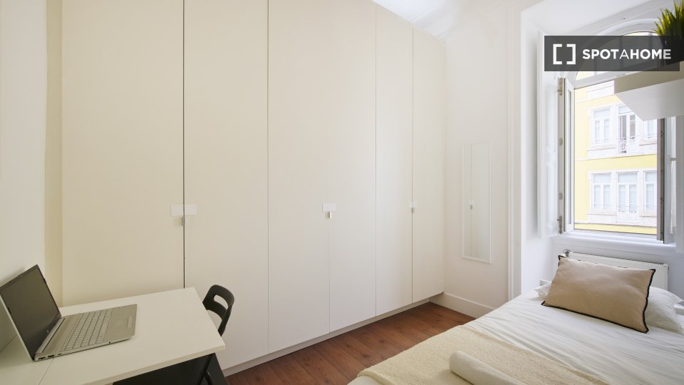 Double room Lisbon, 9 beds — photo 8
