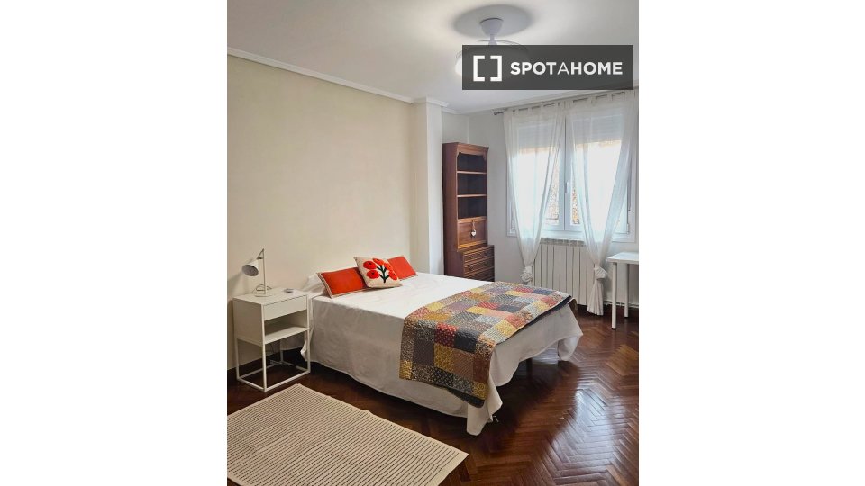 Double room Zaragoza, 4 beds, 114m² — photo 10