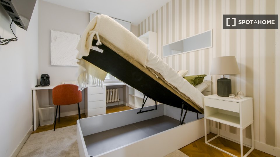 Double room Madrid, 7 beds — photo 2