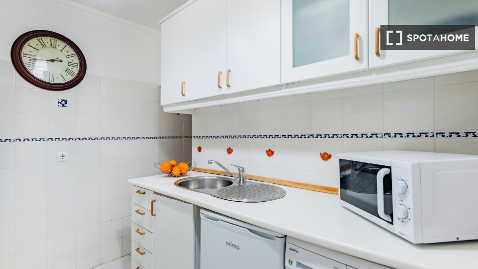Apartment Lisbon, 1 bed — photo 2