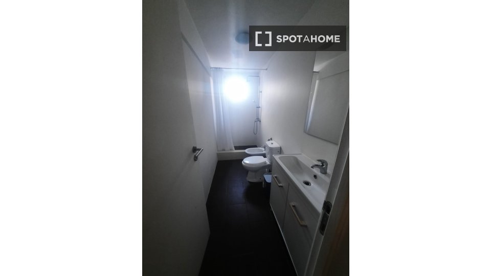Double room Lisbon, 5 beds — photo 3