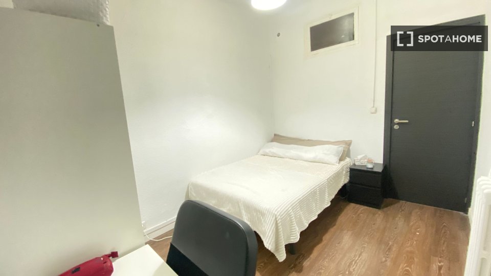 Double room Madrid, 8 beds — photo 8