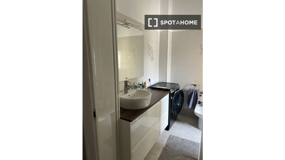 Double room Milan, 2 beds — photo 4