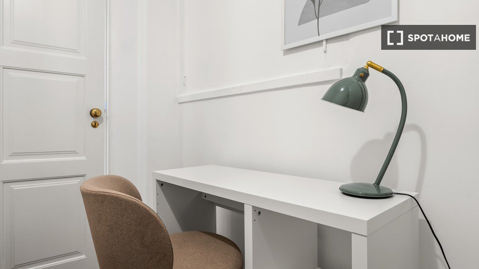 Double room Lisbon, 5 beds — photo 3