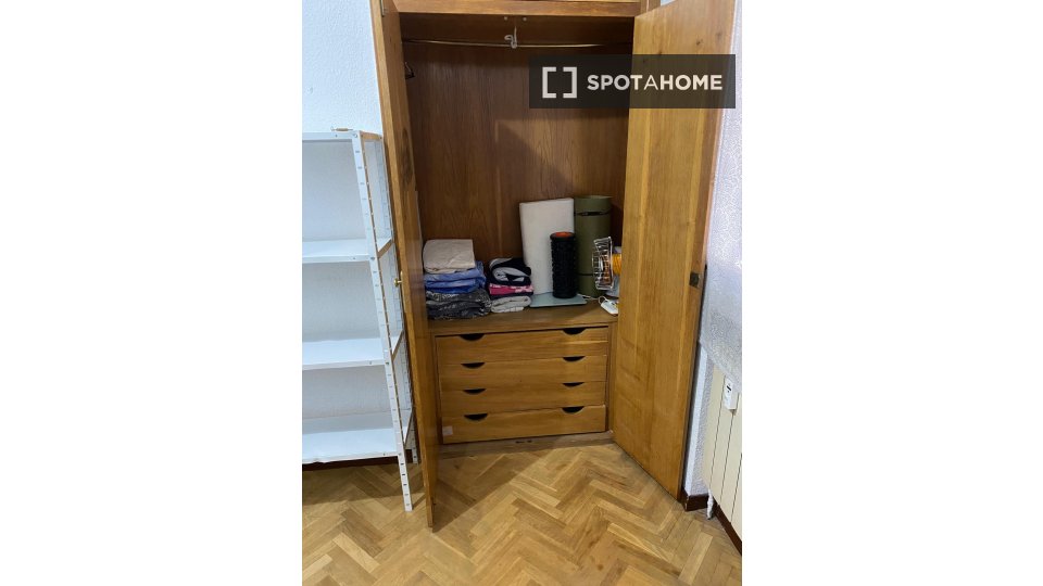 Double room Madrid, 3 beds — photo 2