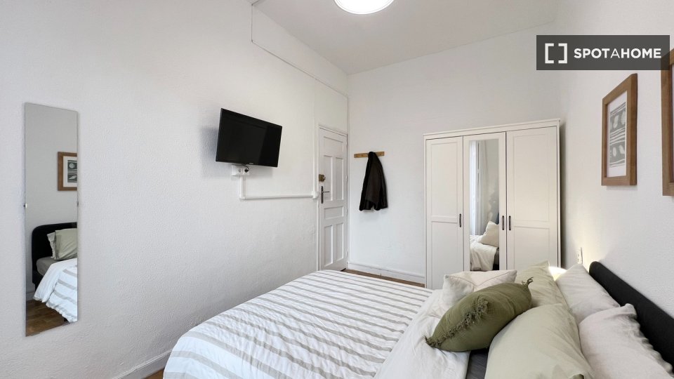 Double room Madrid, 6 beds — photo 12