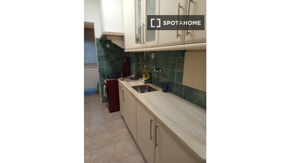 Double room Lisbon, 3 beds, 120m² — photo 3