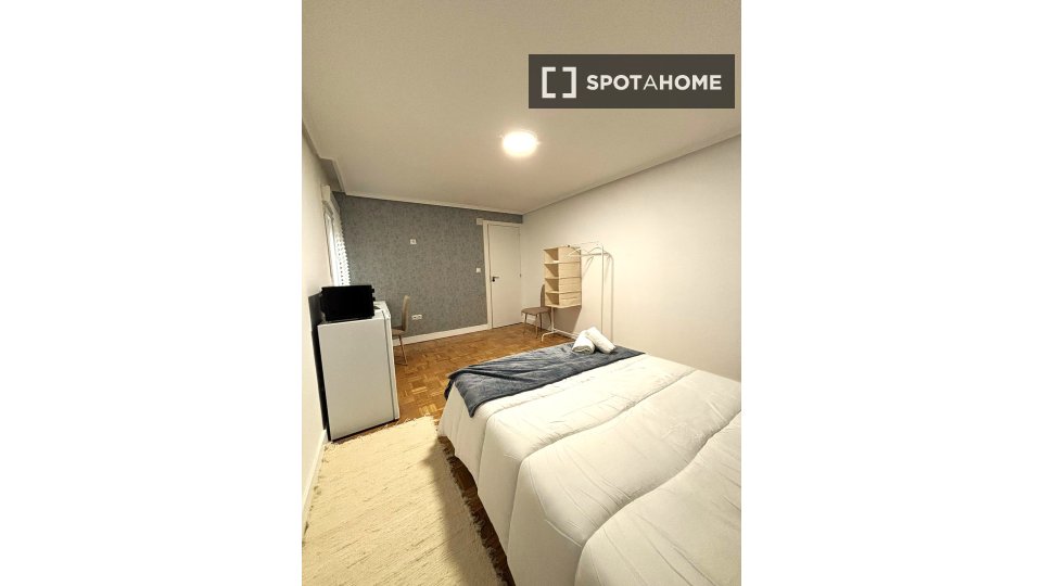 Double room Madrid, 8 beds, 160m² — photo 24