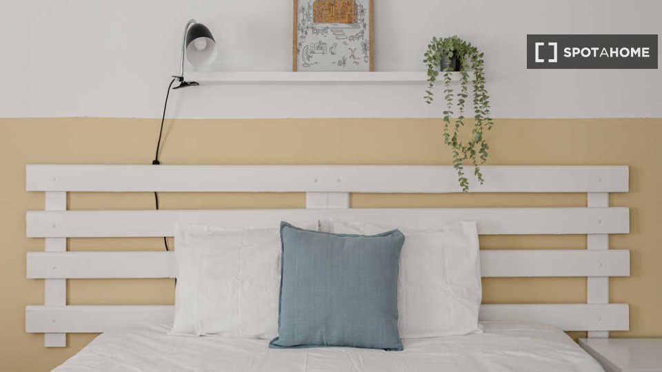 Double room Lisbon, 5 beds — photo 37