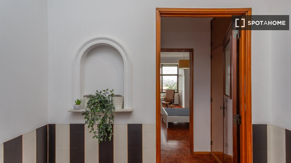 Double room Lisbon, 4 beds — photo 13