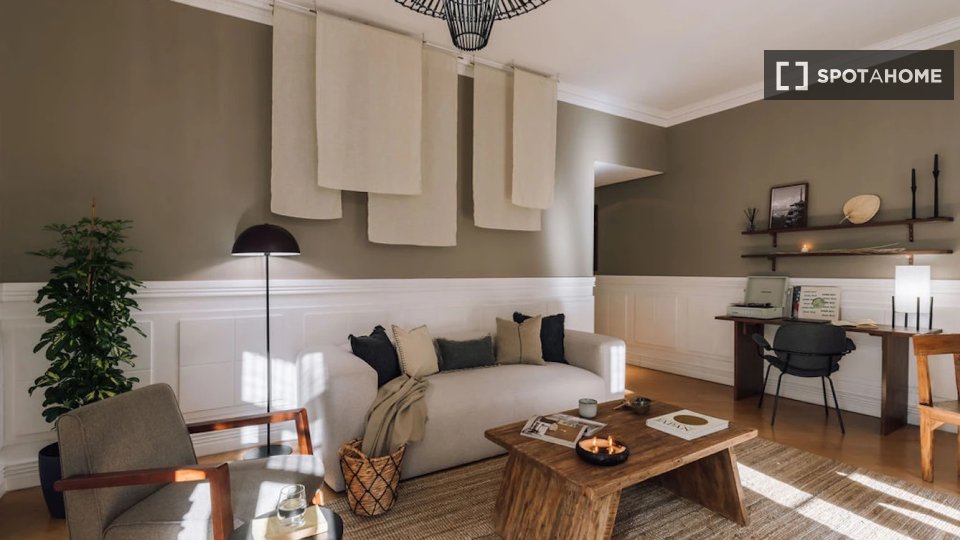 Apartment Lisbon, 2 beds, 115m² — photo 16